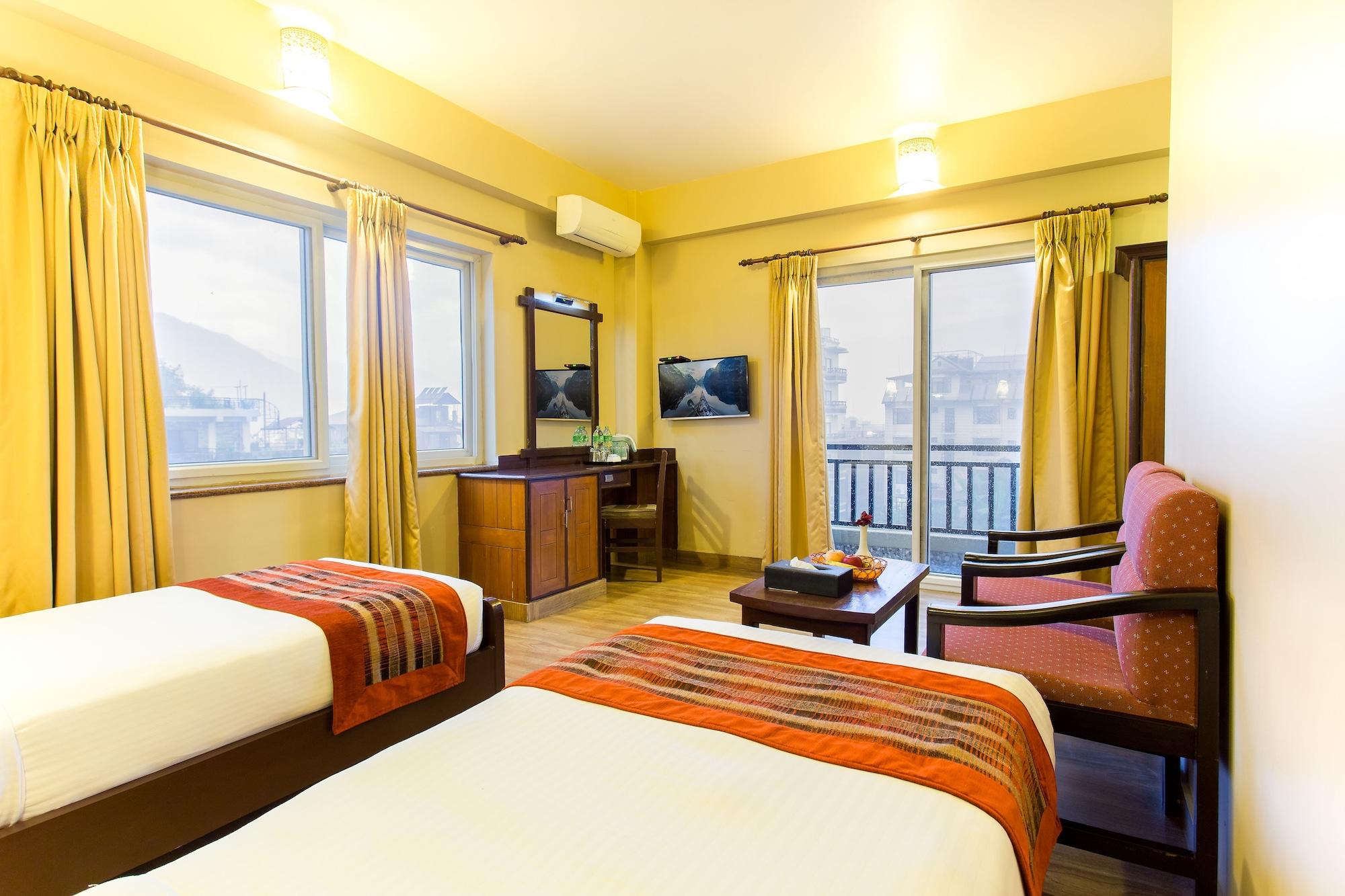 Pokhara Choice Inn Екстер'єр фото