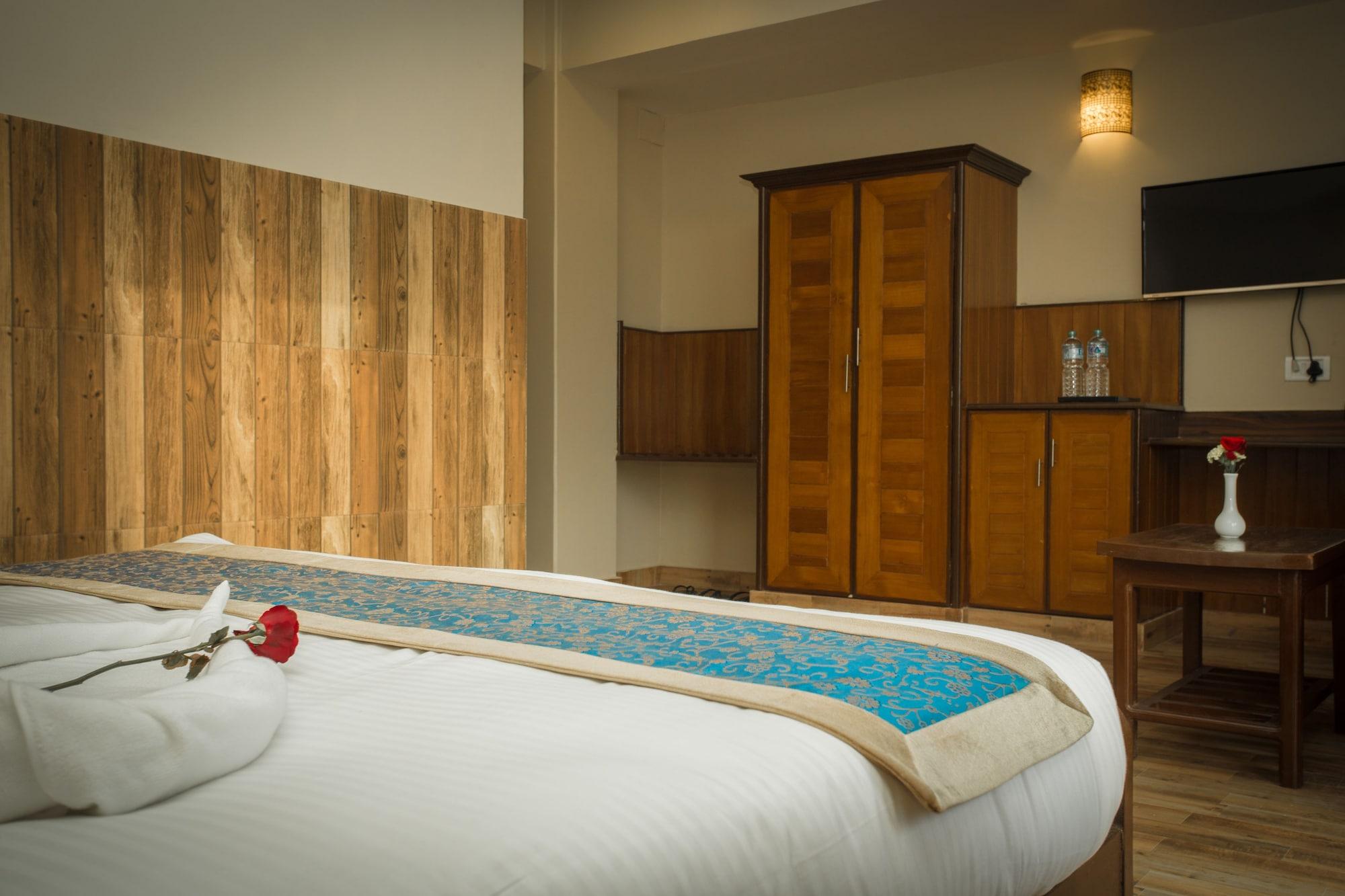 Pokhara Choice Inn Екстер'єр фото