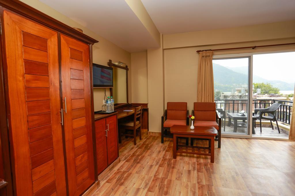 Pokhara Choice Inn Екстер'єр фото