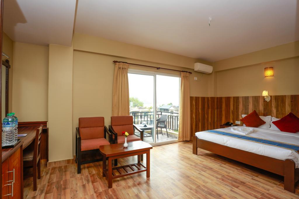 Pokhara Choice Inn Екстер'єр фото