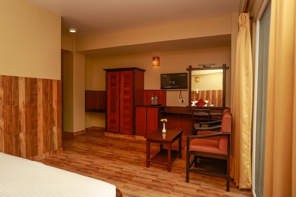 Pokhara Choice Inn Екстер'єр фото