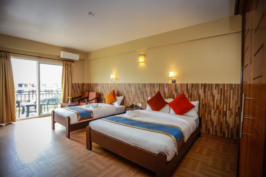 Pokhara Choice Inn Екстер'єр фото