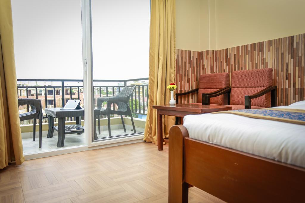 Pokhara Choice Inn Екстер'єр фото