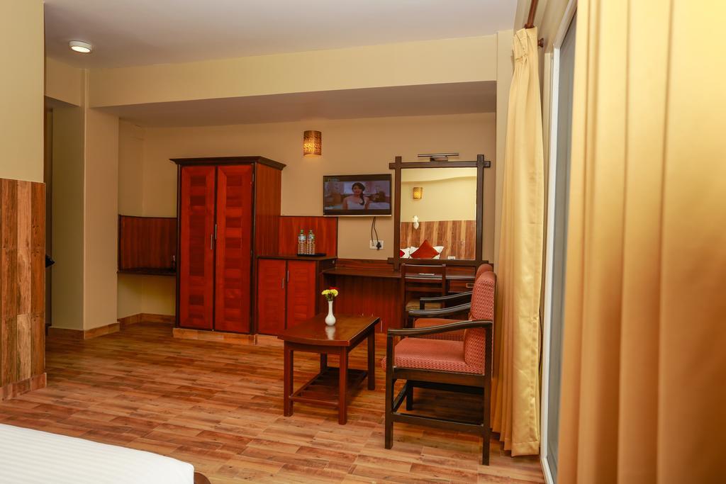 Pokhara Choice Inn Екстер'єр фото