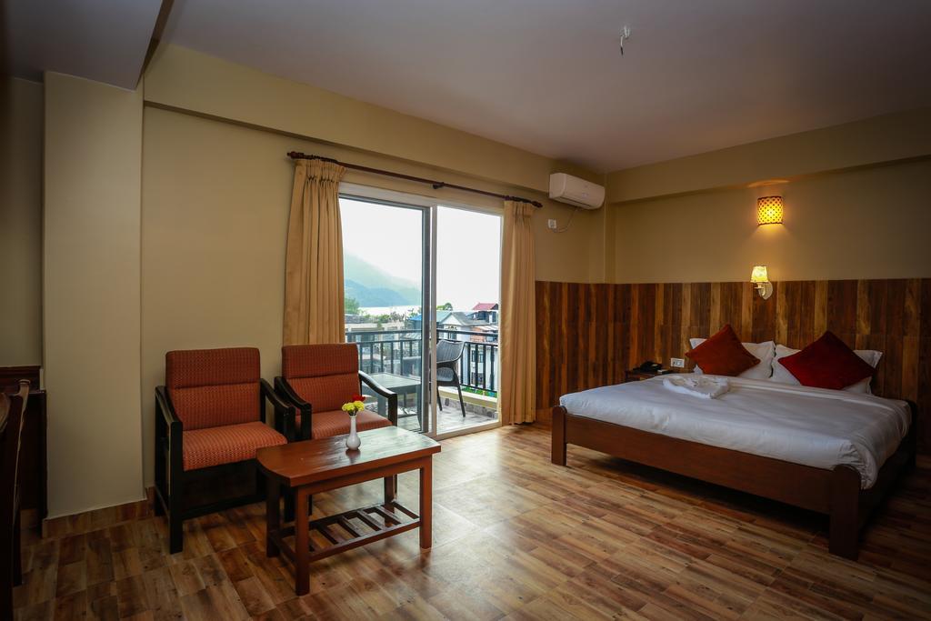 Pokhara Choice Inn Екстер'єр фото