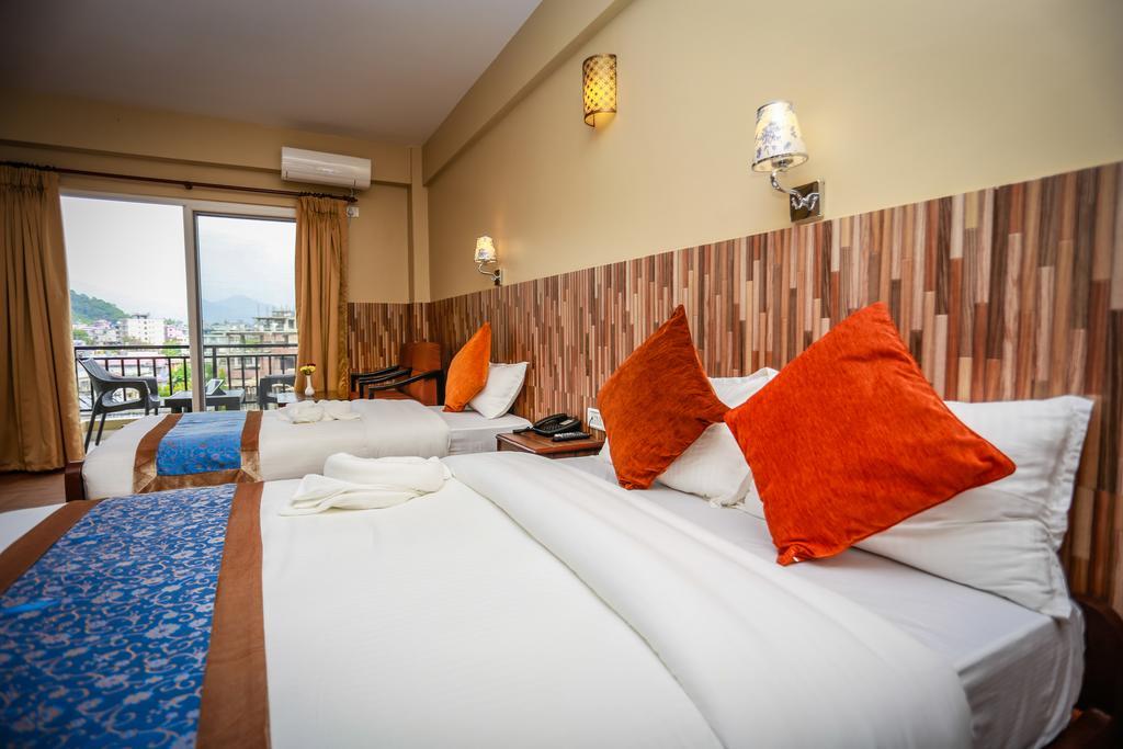 Pokhara Choice Inn Екстер'єр фото