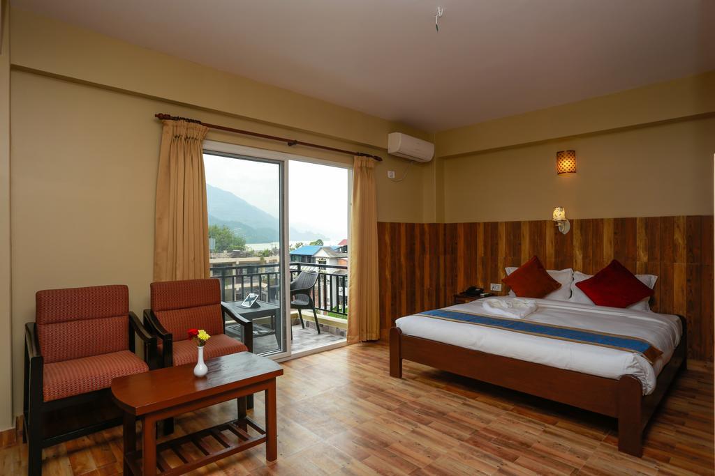 Pokhara Choice Inn Екстер'єр фото