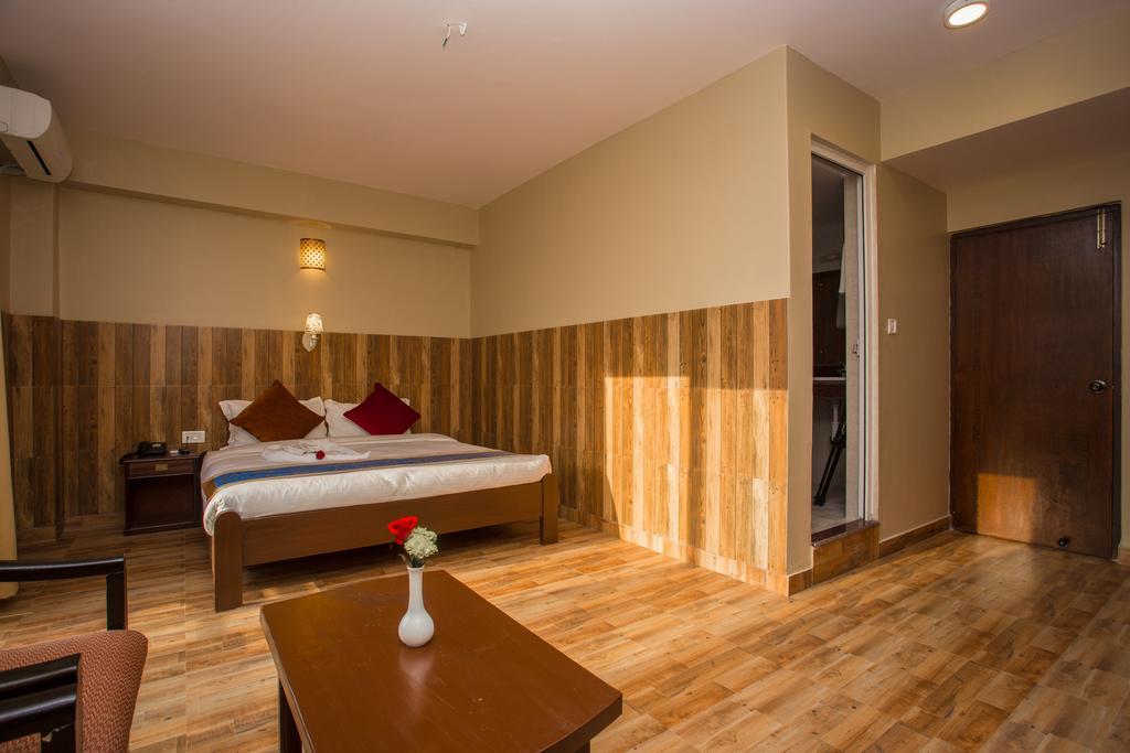 Pokhara Choice Inn Екстер'єр фото