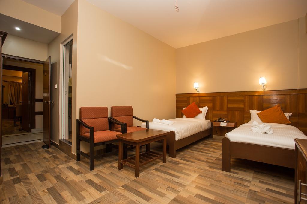 Pokhara Choice Inn Екстер'єр фото