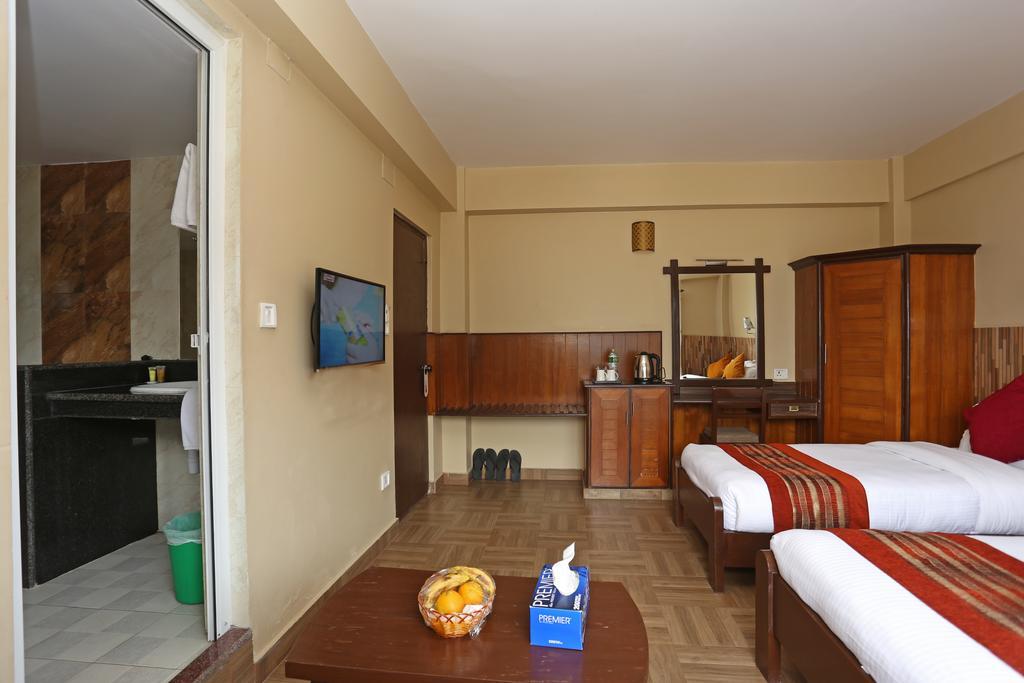 Pokhara Choice Inn Екстер'єр фото