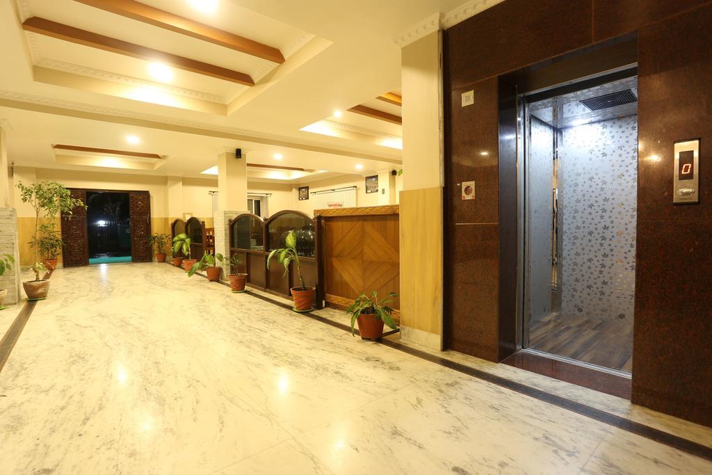 Pokhara Choice Inn Екстер'єр фото